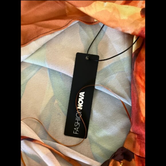 🎄NWT Fashion Nova size XL Jayla Backless Satin Maxi Dress - Picture 6 of 7